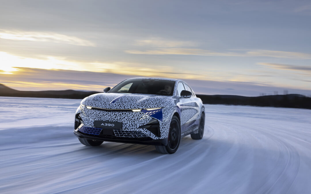 A390: Alpine’in Sporti̇f Fastback Modeli̇ Kutup Koşullarında Test Edi̇li̇yor